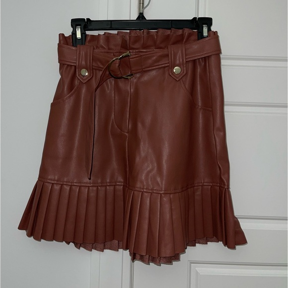 Zara Pleated Leather Skirt in Brown/Cognac with belt. Size XS. BNWOT - Picture 3 of 4